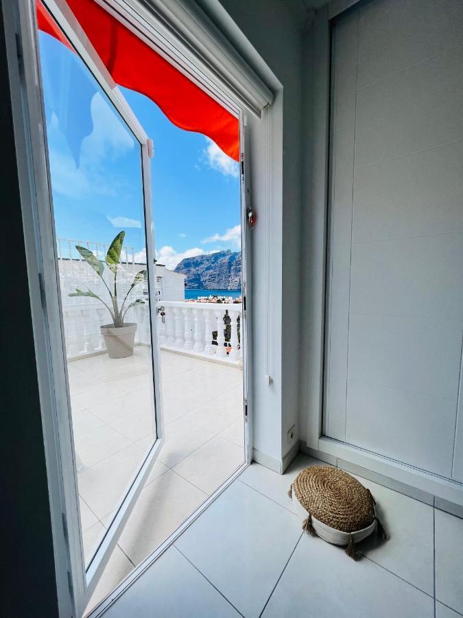 Luxury Penthouse With Breathtaking Views And Huge Private Terraces Apartment Puerto de Santiago  Exterior photo