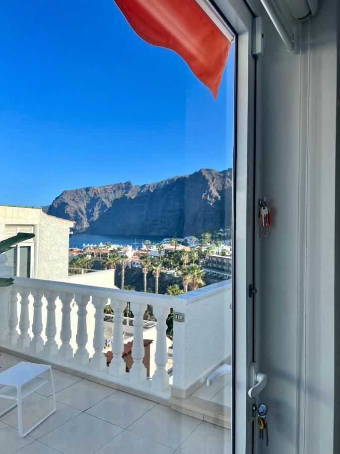 Luxury Penthouse With Breathtaking Views And Huge Private Terraces Apartment Puerto de Santiago  Exterior photo