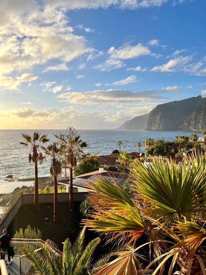 Luxury Penthouse With Breathtaking Views And Huge Private Terraces Apartment Puerto de Santiago  Exterior photo